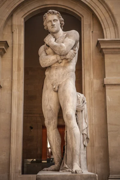 雕塑大厅的卢浮宫博物馆巴黎 — 图库照片