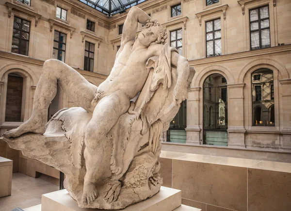 Sochařství hall z Louvru, Paříž — Stock fotografie