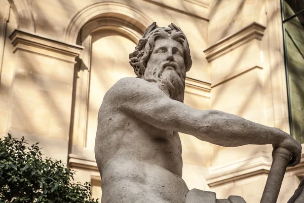 Salão de esculturas do Museu do Louvre, Paris — Fotografia de Stock