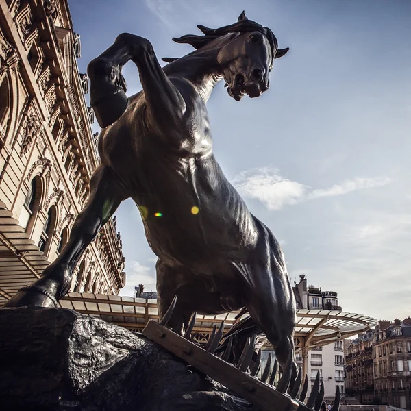 Estátua de Bronze em frente Museu D 'Orsay — Fotografia de Stock