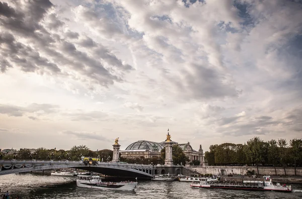 Alexandre III bro i Paris - Stock-foto