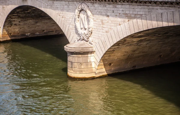 Міст au Pont зміни в Парижі — стокове фото