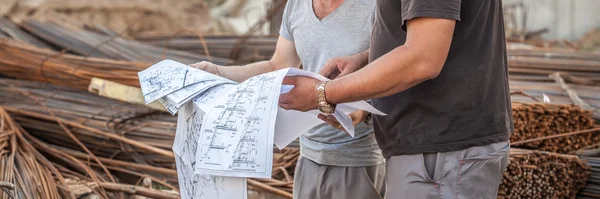 Geschäftsleute bei der Arbeit — Stockfoto