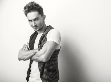 yakışıklı delikanlı.