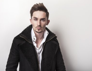 Zarif yakışıklı şık ceket