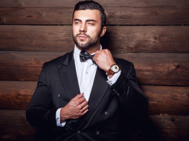Genç güzel şık adam