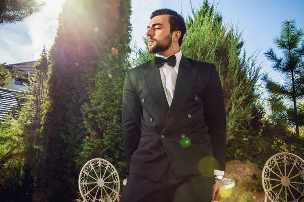 Jovem europeu elegante homem — Fotografia de Stock