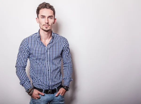 Elegant handsome man in stylish shirt — Stock Photo, Image