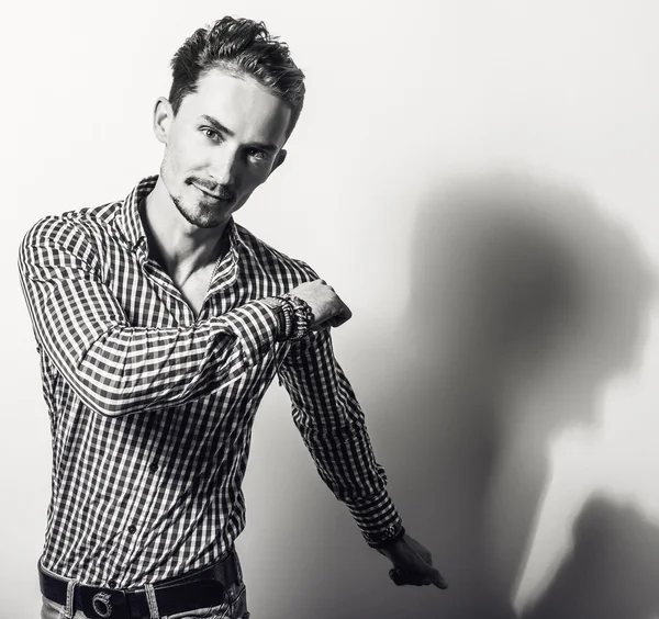 Elegant handsome man in stylish shirt — Stock Photo, Image