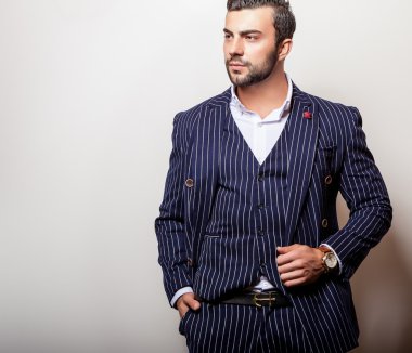 zarif genç yakışıklı adam