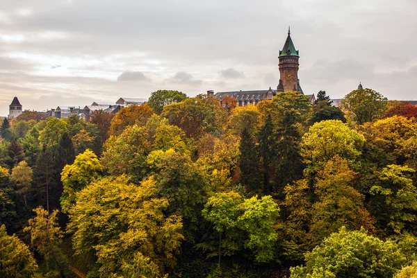 Věž s hodinami v Lucembursku — Stock fotografie