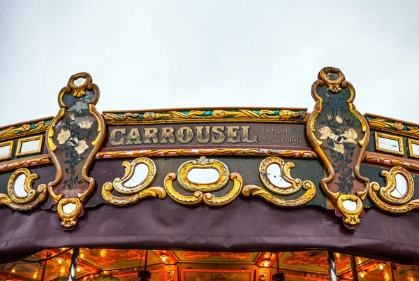 Barn carousel på stranden i Haag — Stockfoto