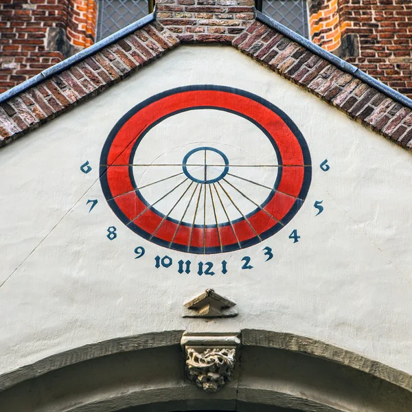 Antiguo reloj de sol en Utrecht —  Fotos de Stock