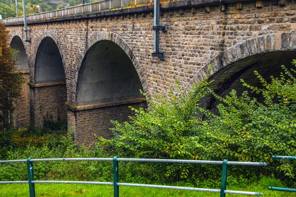 Vieux pont historique en pierre à Luxembourg — Photo