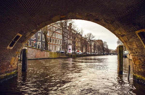 General landscape views from city bridge in channels & residential buildings of Amsterdam. — 스톡 사진