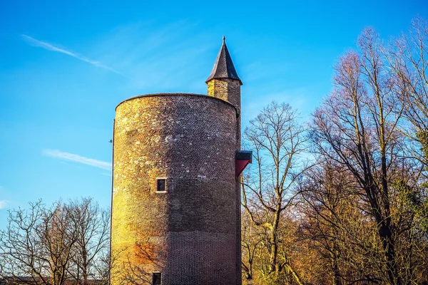 在比利时的布鲁日，古代观景塔. — 图库照片