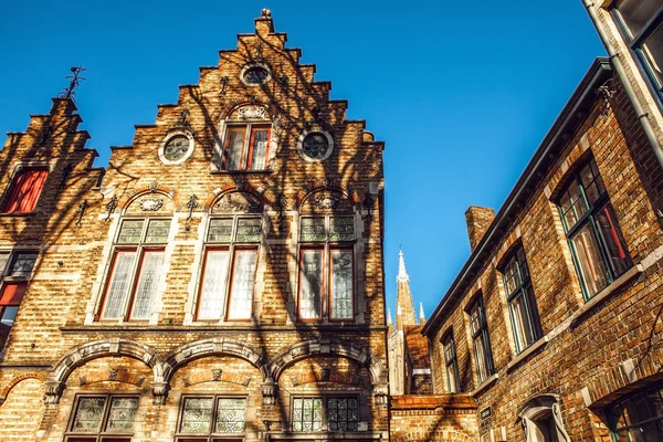 Gamla byggnaden av medeltida Brugge, Belgien. — Stockfoto