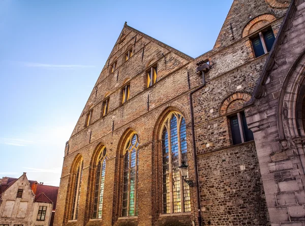 Antyczny budynek średniowieczny Brugge, Belgia. — Zdjęcie stockowe