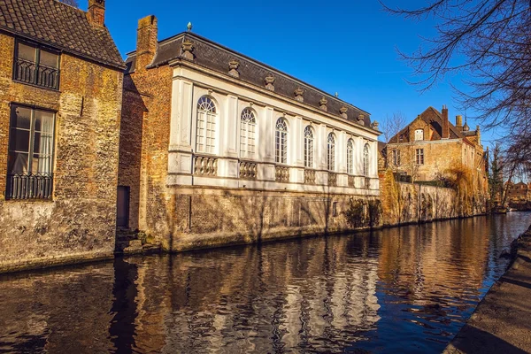 Antico edificio medievale di Brugge, Belgio . — Foto Stock