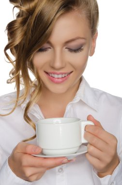 Güzel kadın onun elinde Kupası'nda arıyor 