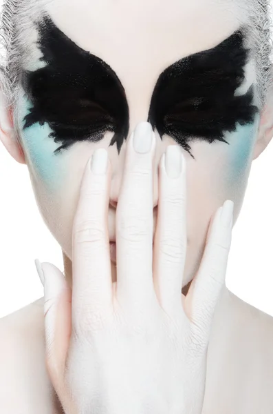 Rostro de mujer joven, maquillaje blanco y negro — Foto de Stock