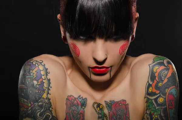 Porträtt av vackra tatuerade kvinnor — Stockfoto