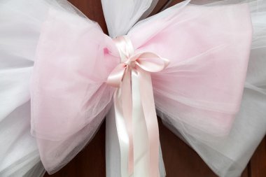 Pembe fiyonk düğün