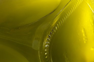 Zeytin yağı şişesi