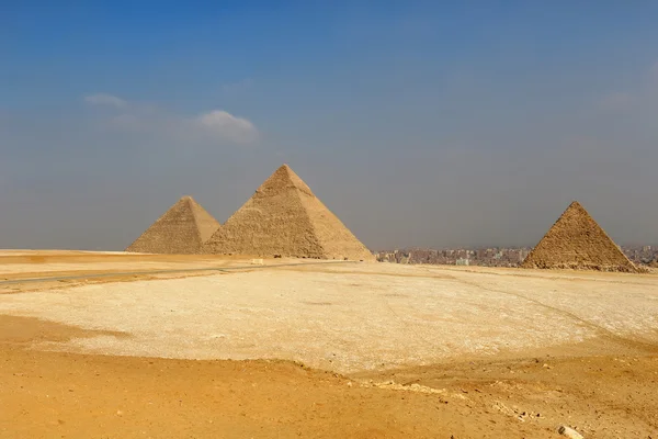 Пирамиды Египта в Гизе — стоковое фото