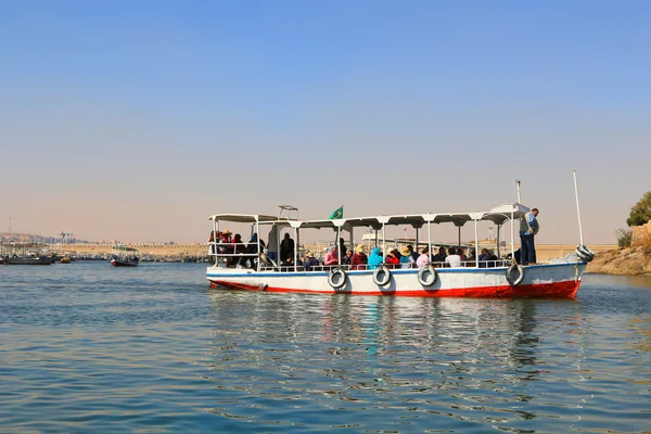 Båtar längs Nilen, Egypten — Stockfoto