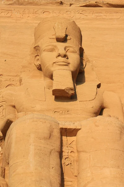 Statue bei abu simbel — Stockfoto