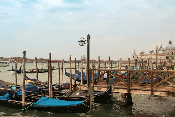 Veneza barcos à noite — Fotografia de Stock