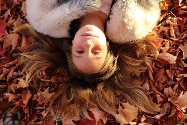 Happy Young Pretty Teen Girl Laying Autumn Background Leaves Gold — ストック写真