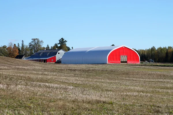 Red agricultural barn — Stock Photo, Image