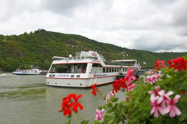 Touren auf dem Rhein — Stockfoto