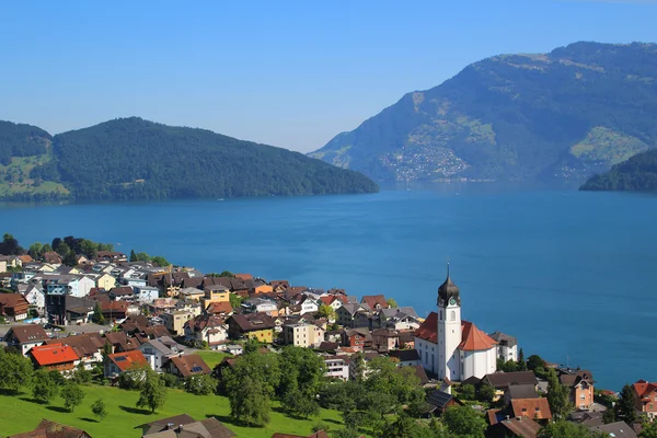 Cidade em Itália, Lago de Como — Fotografia de Stock