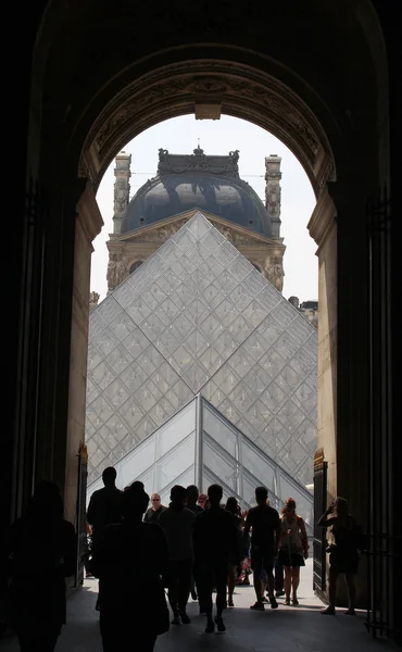 Музей Лувра — стоковое фото