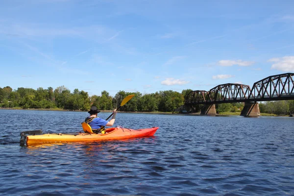 Kayak en el río en Fredericton — Foto de Stock