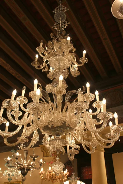 Murano-Glas-Lampe in Italien — Stockfoto
