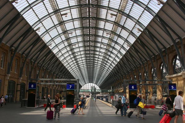 Londons Kings Cross Railway station — Stockfoto