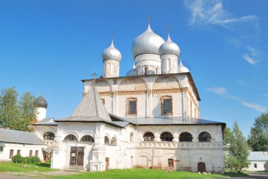  - Rusya. Güneşli bir yaz gününde Novgorod 'un harika eski mimarisi
