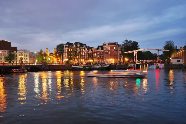 Amsterdam på natten — Stockfoto