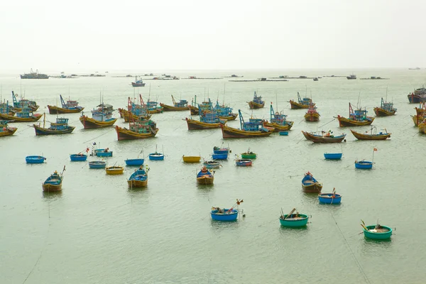 A Fisherman Boats Float in South China Sea — Stock Photo, Image