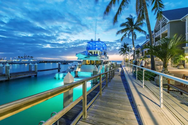 Förankrade yacht i Key West Port, Florida — Stockfoto