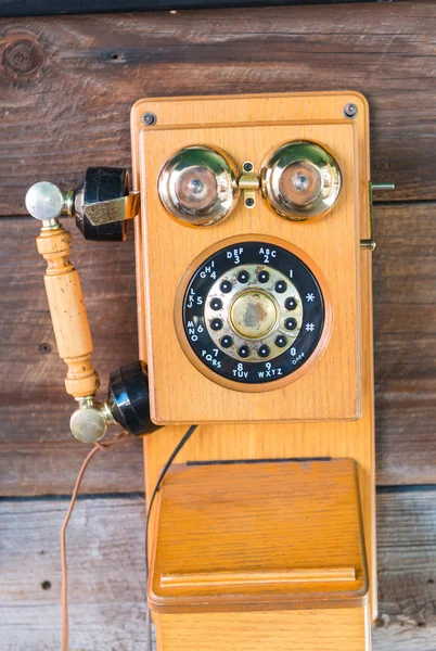 Ročník veřejné telefonní. Technologické a vintage koncepce — Stock fotografie