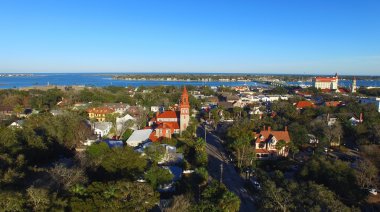 St Augustine, Florida. Güneşli bir günde güzel havadan görünümü