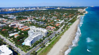 Palm Beach, Florida. Kıyı şeridi muhteşem havadan görünümü