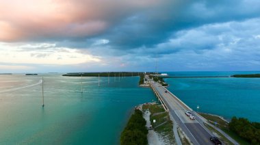 Florida Keys köprünün havadan görünümü