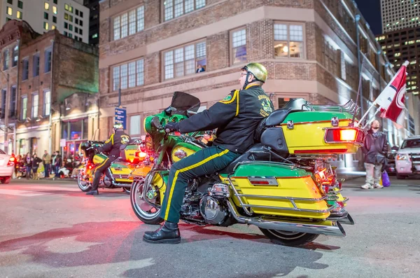 NUEVOS ORLEANES - 21 DE ENERO DE 2016: Los conductores de Harley Davidson en la ciudad — Foto de Stock