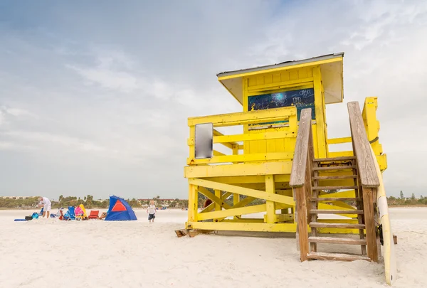 Badehaus an einem schönen Strand — Stockfoto